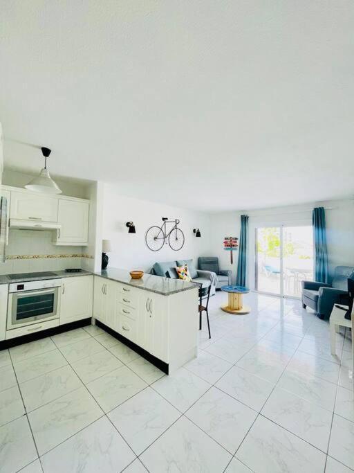 Comfy Home With Large Terrace Five Minutes From Ocean Los Cristianos  Kültér fotó